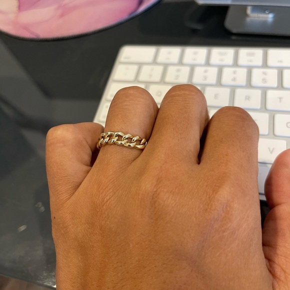 Gold Chain Ring - Picture 2 of 6